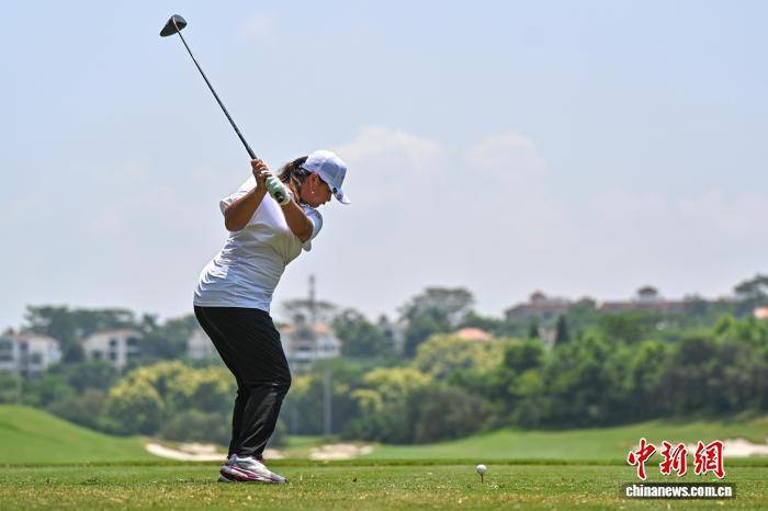 尔夫球会开, 中新社记者 尔夫球会开, 中新社记者