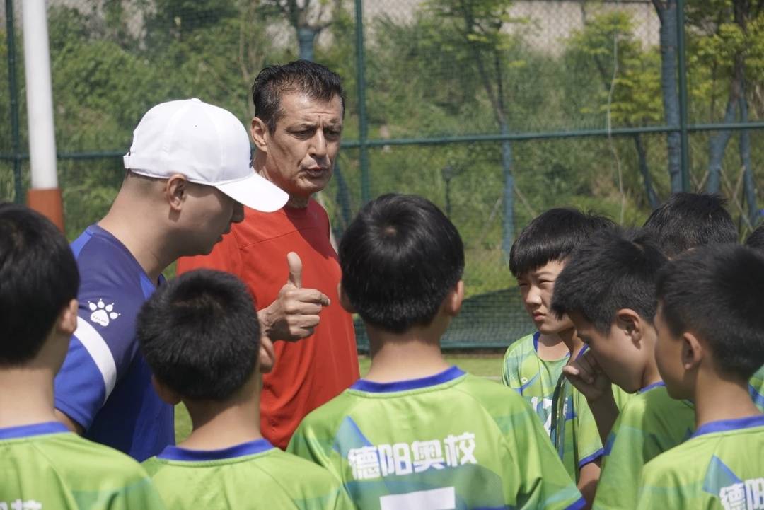 稳步发展, class 稳步发展, class